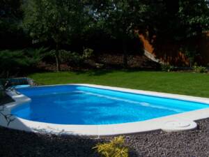 Bazénový lem s nosem rádiusový umělý pískovec Klasic bílá