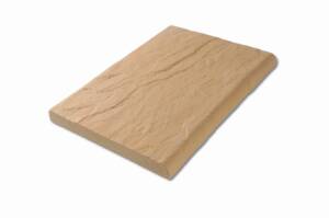 Bazénový lem barvy cognac, Rovný L49 cm vyrobený z betonu.